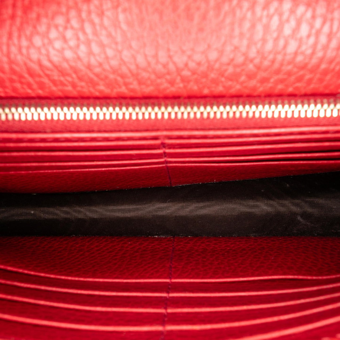 Gucci Leather Interlocking G Dollar Wallet on Chain