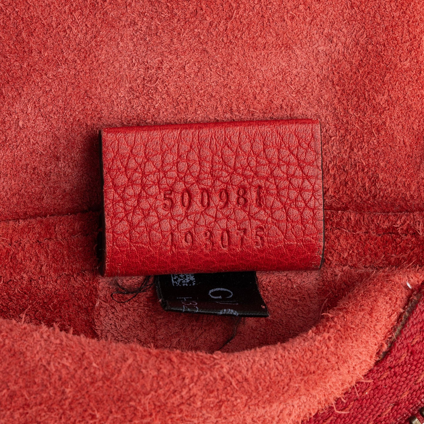 Gucci Leather Logo Zip Pouch (SHF-x1B73m)