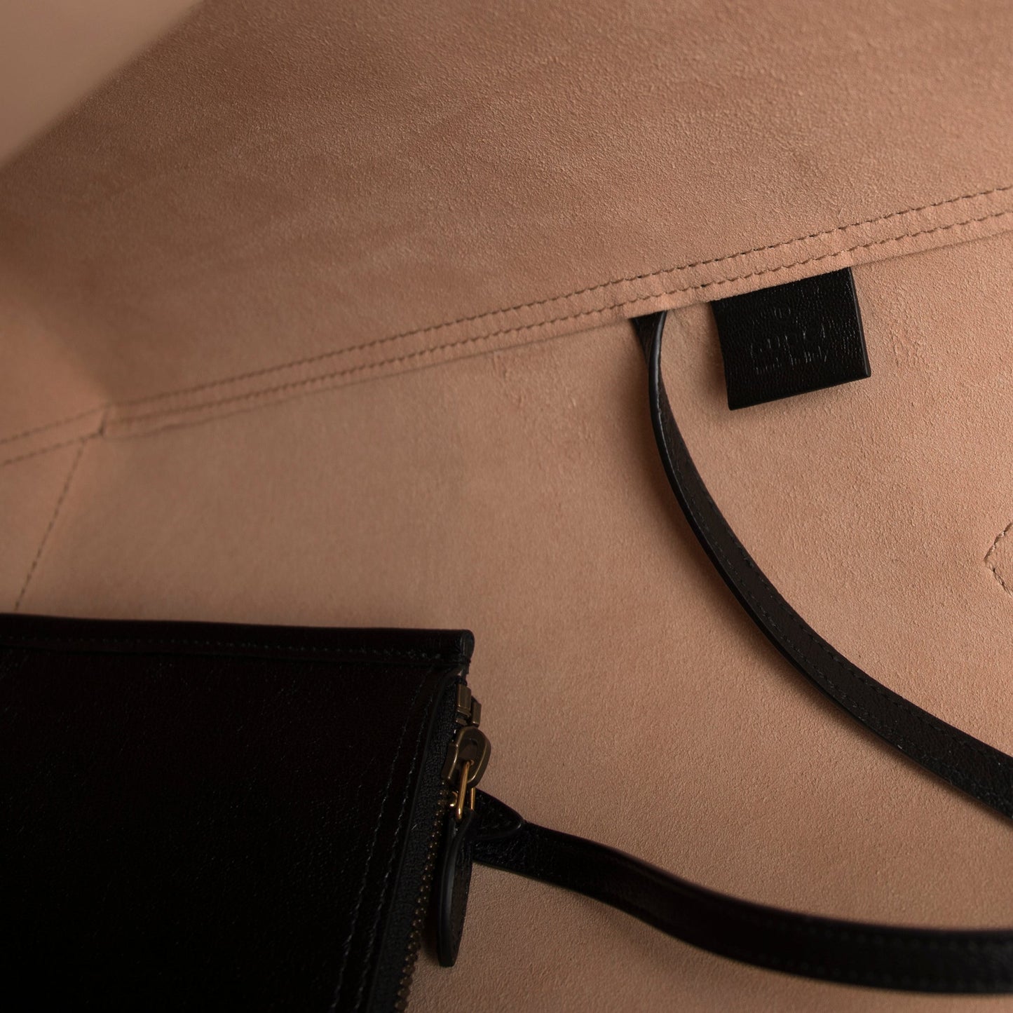 Gucci Medium Double G Leather Tote