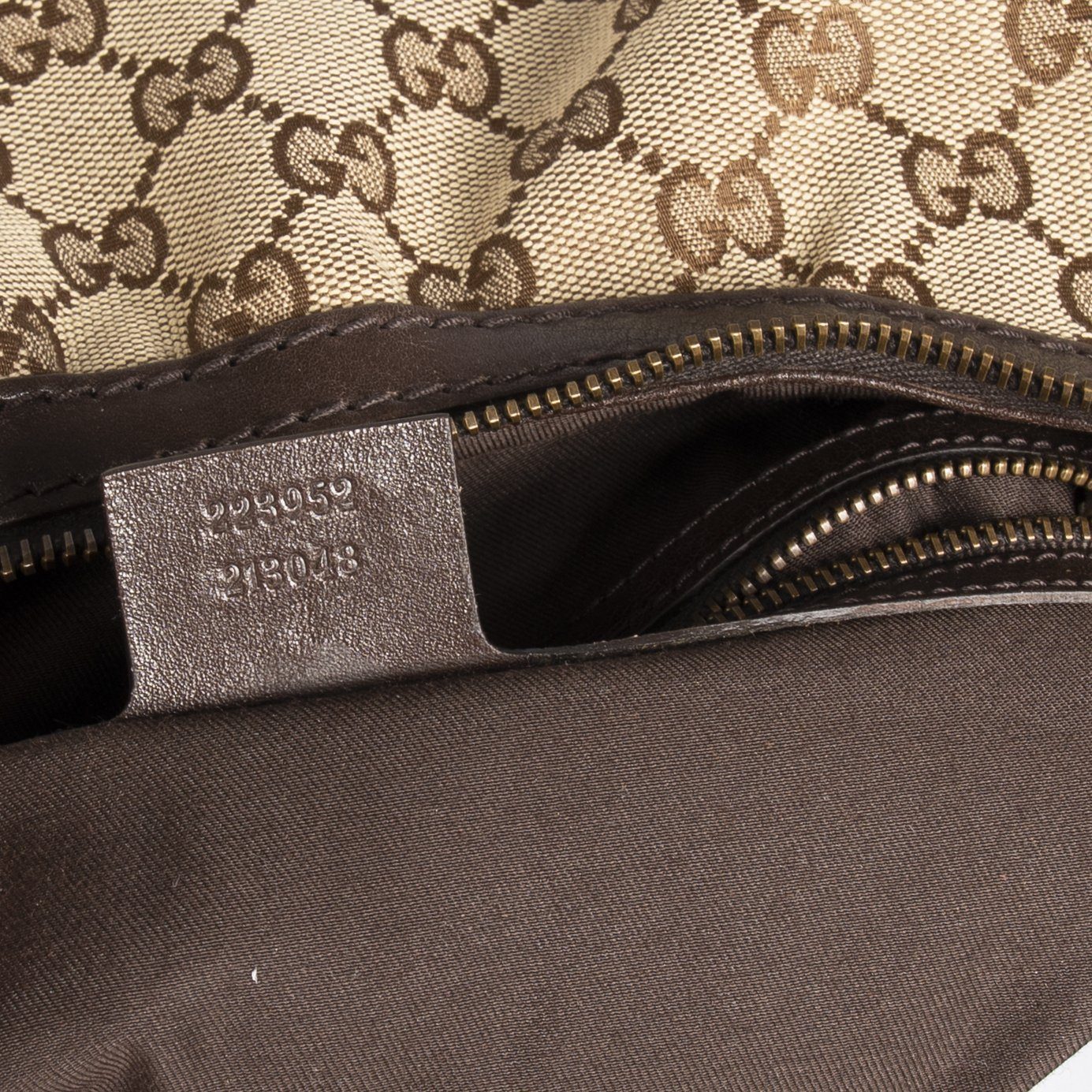 Gucci Medium Interlocking GG Canvas Hobo