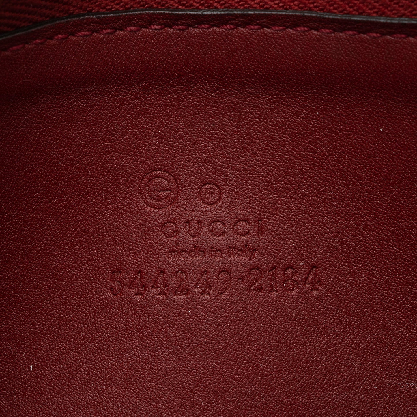 Gucci Microguccissima Leather Zip Around Card Case (SHF-U1fahf)