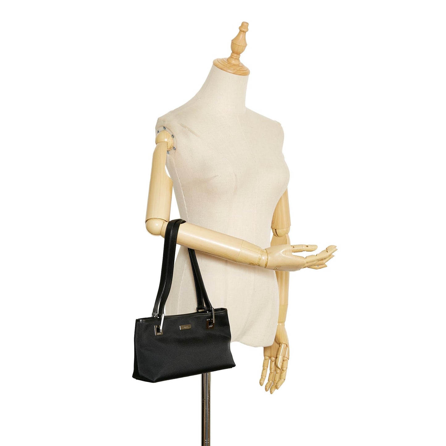 Gucci Satin Shoulder Bag (SHG-NnlyoT)