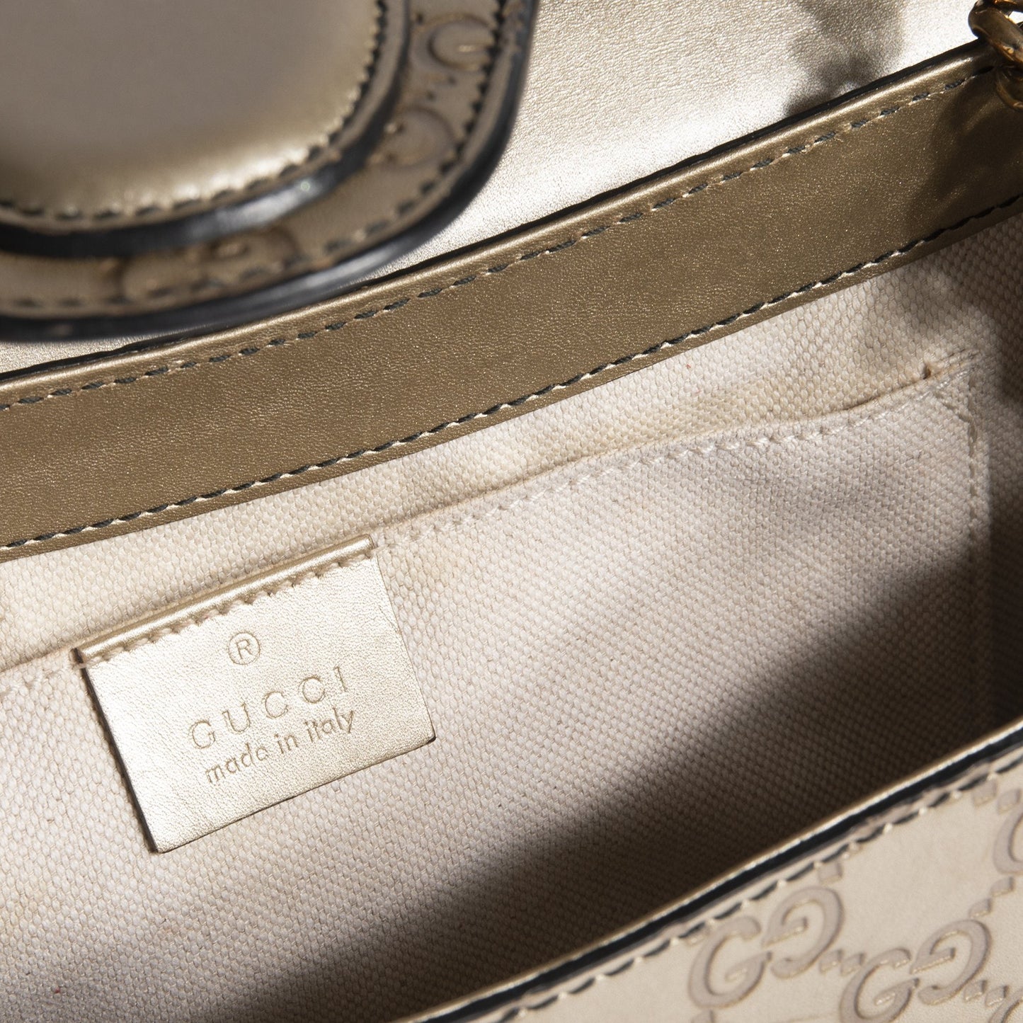 Gucci Signature Medium Emily Chain Shoulder Bag