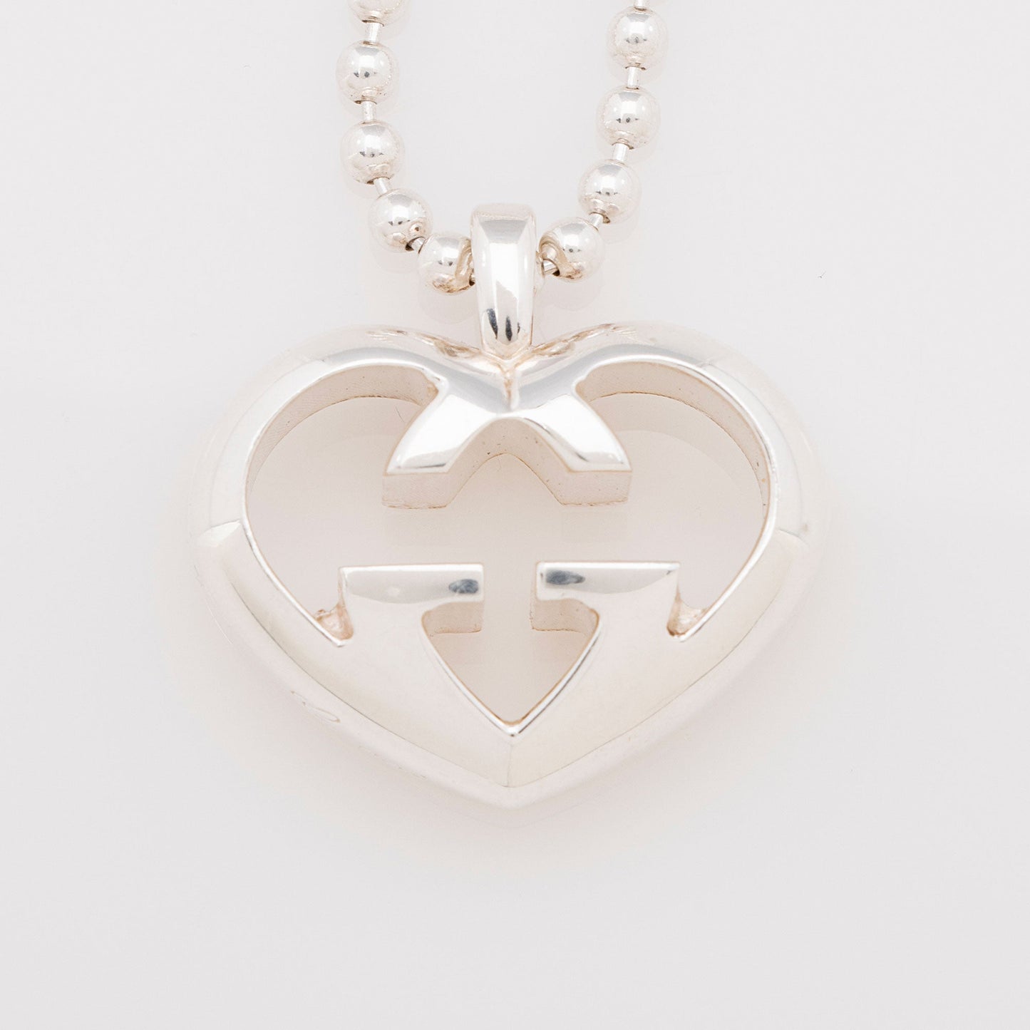 Gucci Sterling Silver Love Britt Heart Necklace (SHF-j4mZmc)