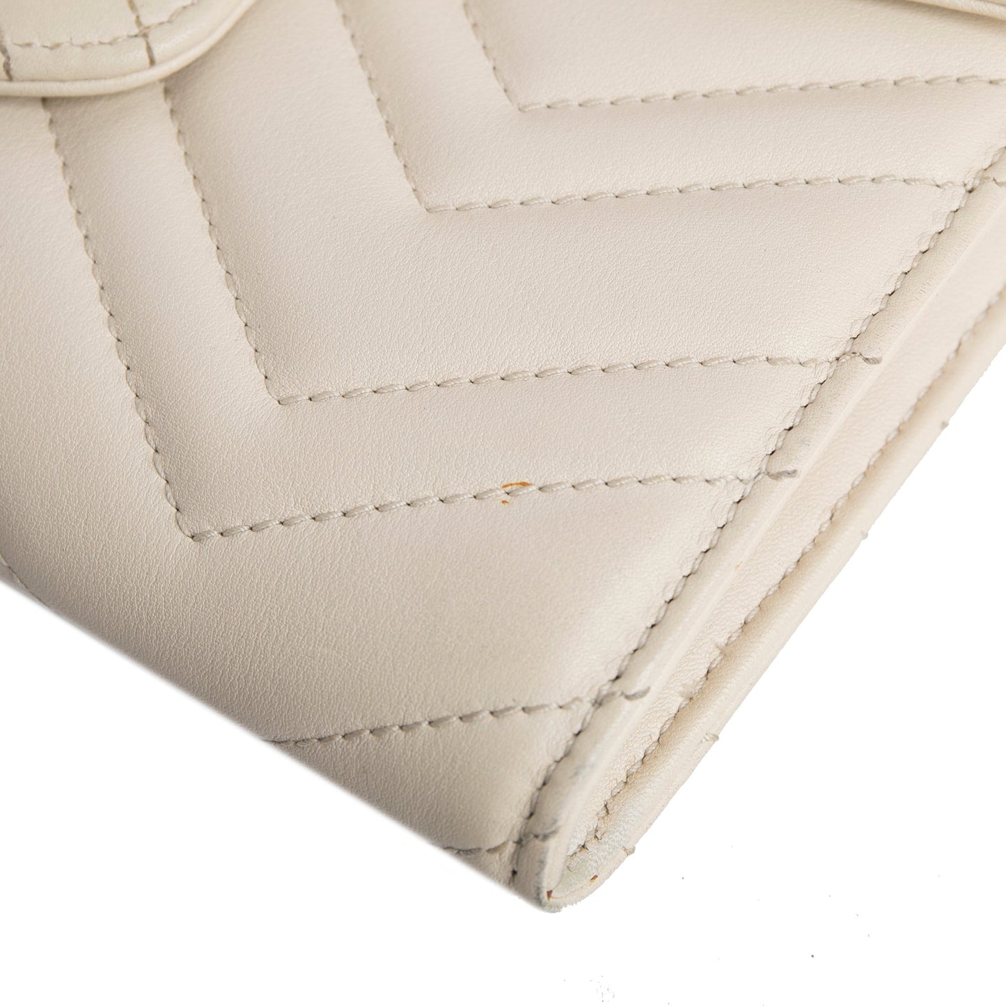 Gucci White Calfskin Matelasse Marmont Chain Wallet