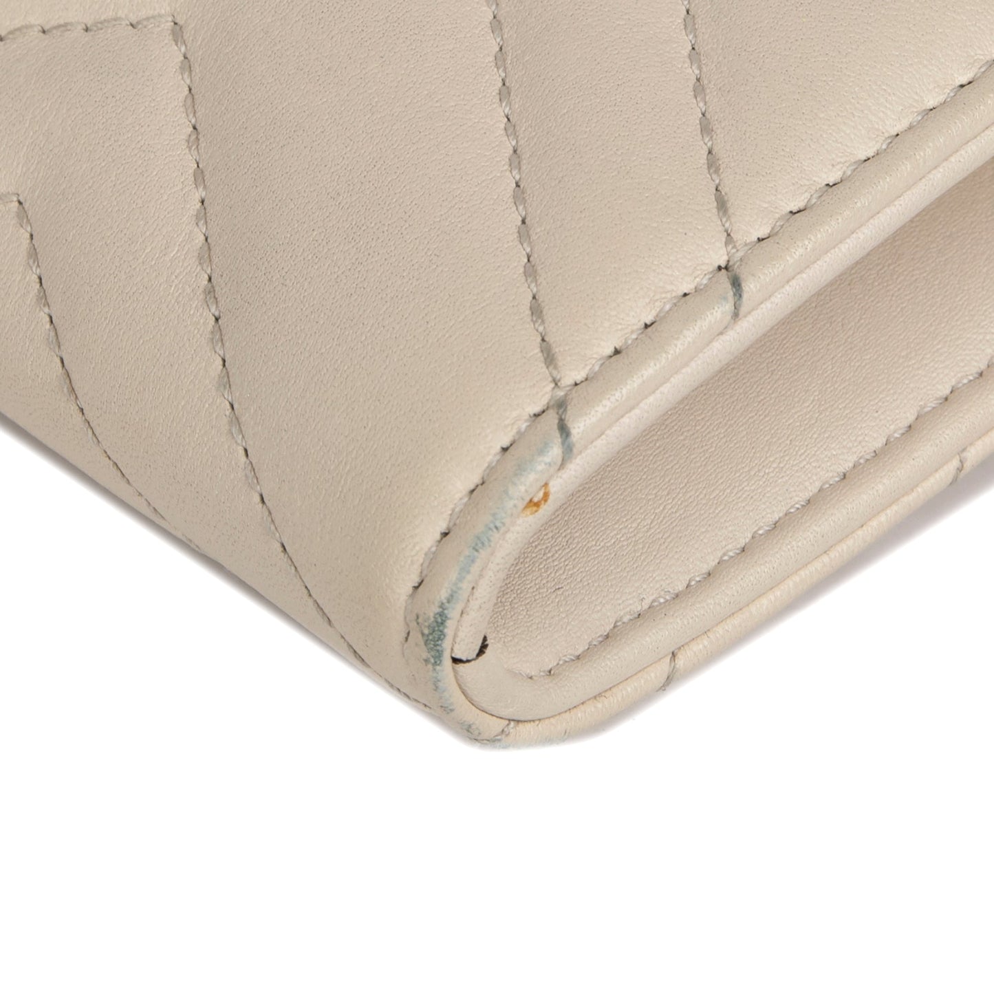 Gucci White Calfskin Matelasse Marmont Chain Wallet