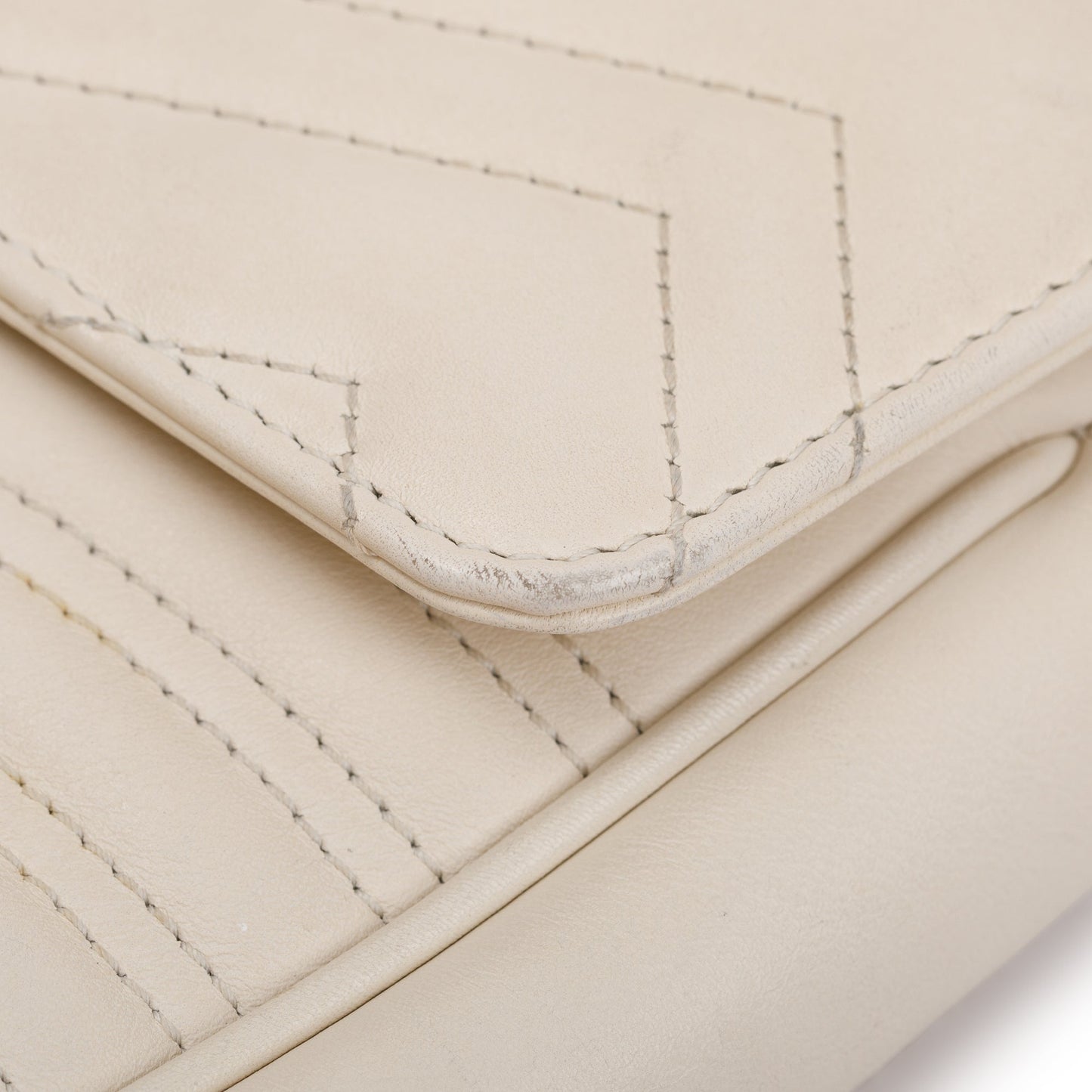 Gucci White GG Marmont Matelasse Medium Shoulder Bag