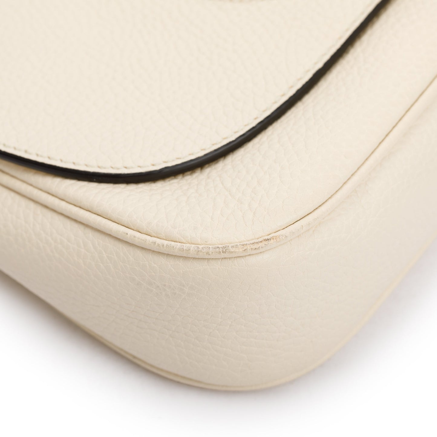 Gucci White Grained Calfskin Leather Medium Soho Chain Crossbody Bag