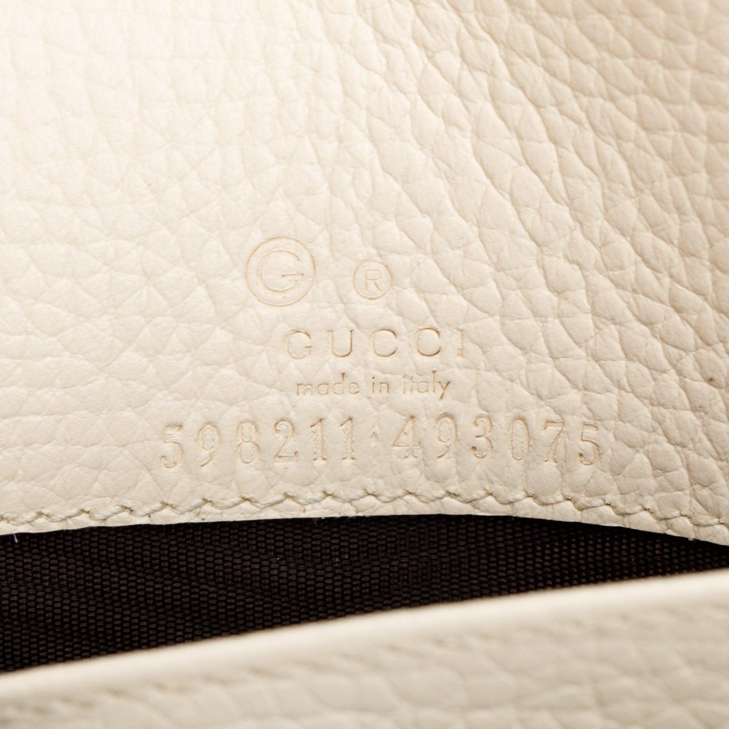 Gucci White Pebbled Calfskin Soho Wallet On Chain
