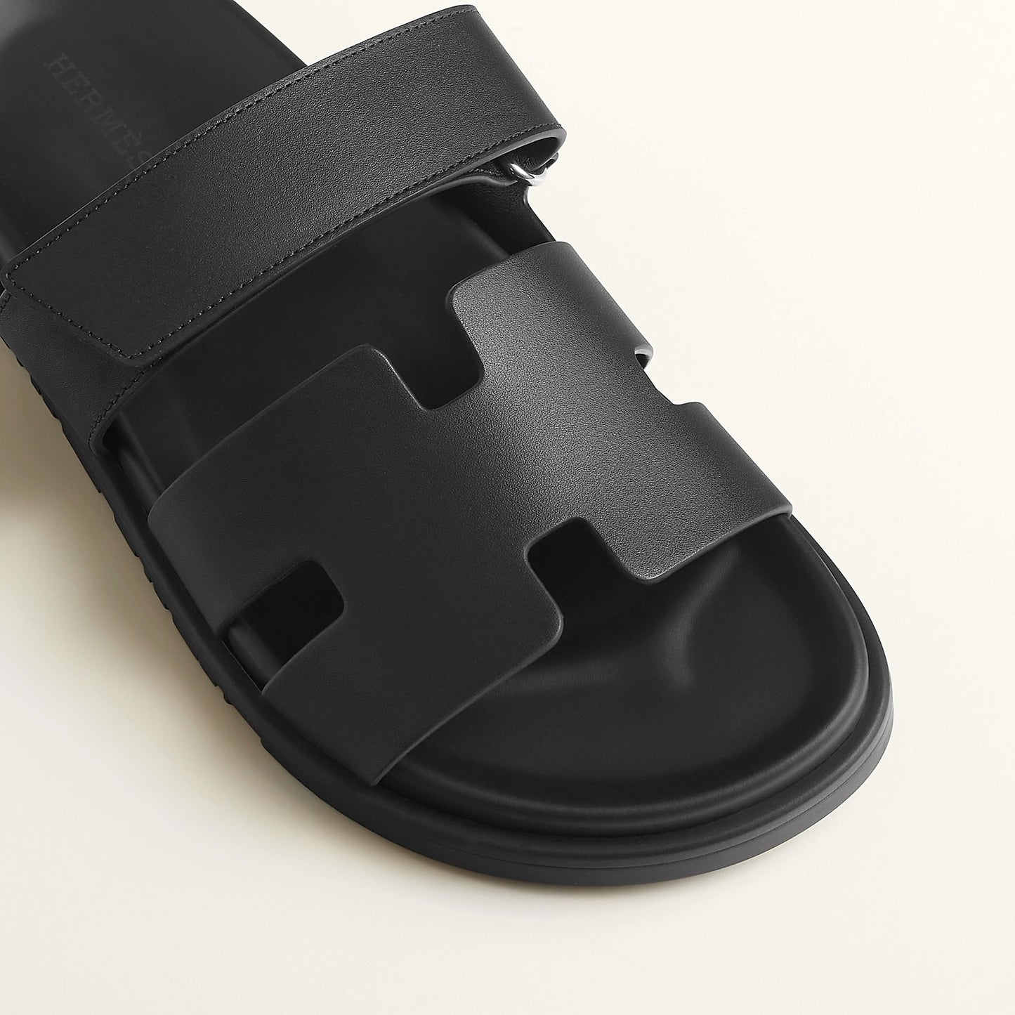 HERMÈS CHYPRE CALFSKIN LEATHER SANDALS