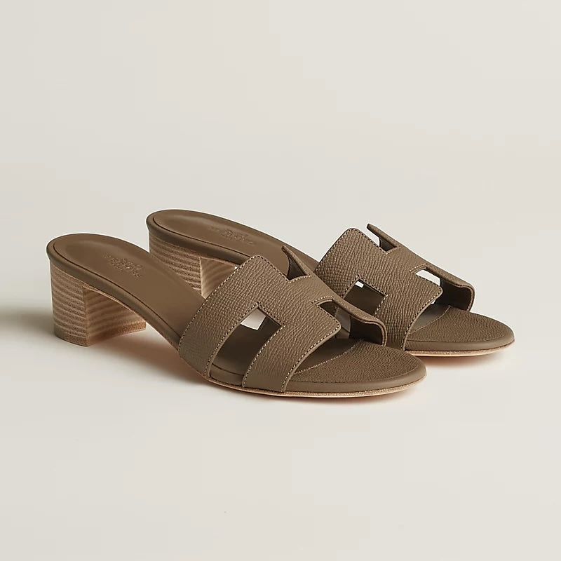 HERMÈS ORAN OASIS H EPSOM LEATHER MULES IN ETOUPE