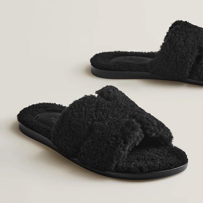 HERMÈS IZMIR LEATHER SANDALS