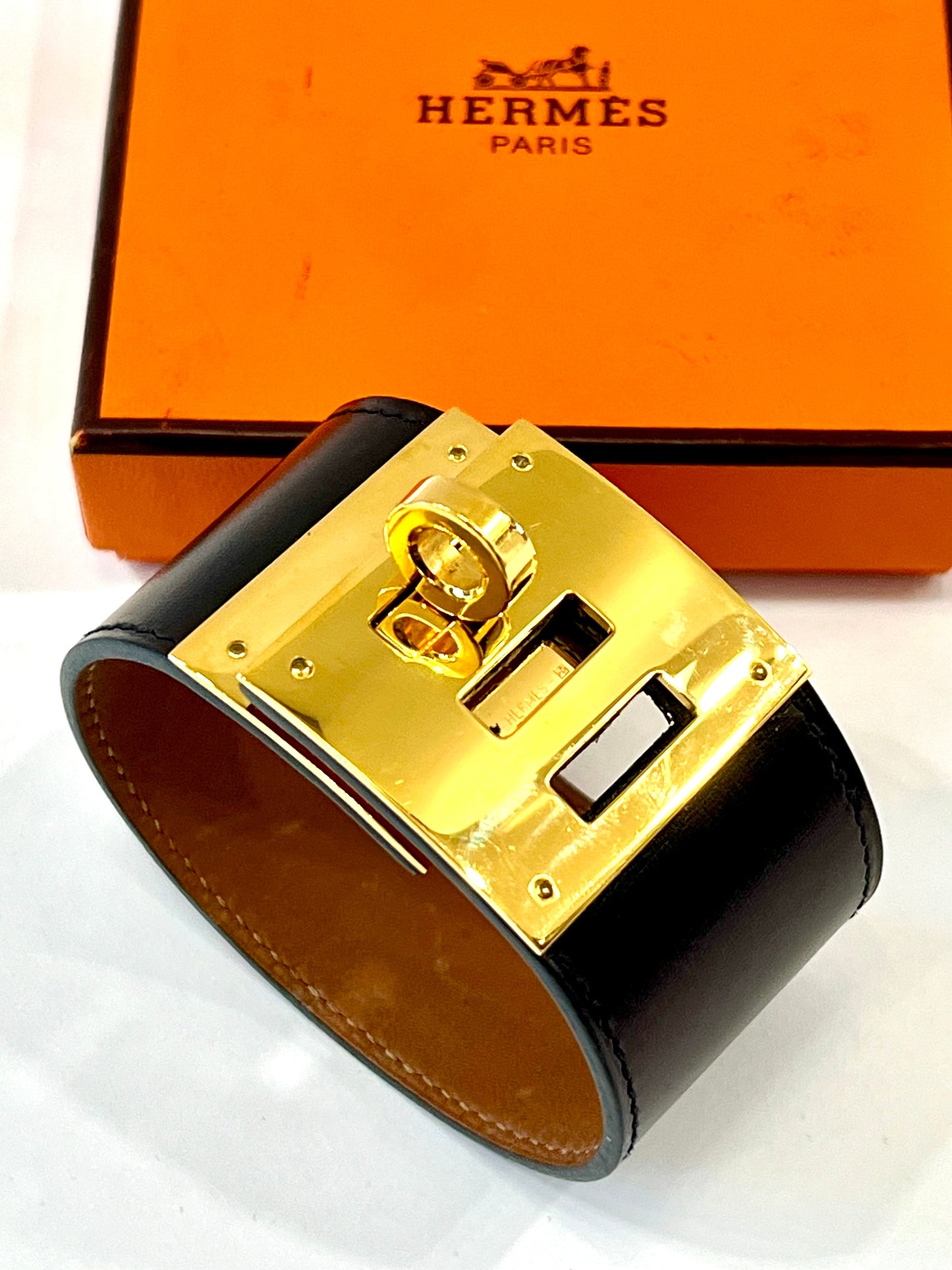 HERMÈS KELLY DOG CUFF LEATHER BRACELET