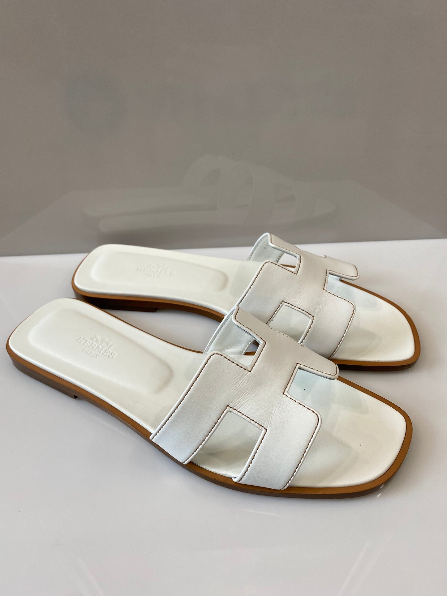 HERMÈS CALFSKIN LEATHER ORAN SANDALS