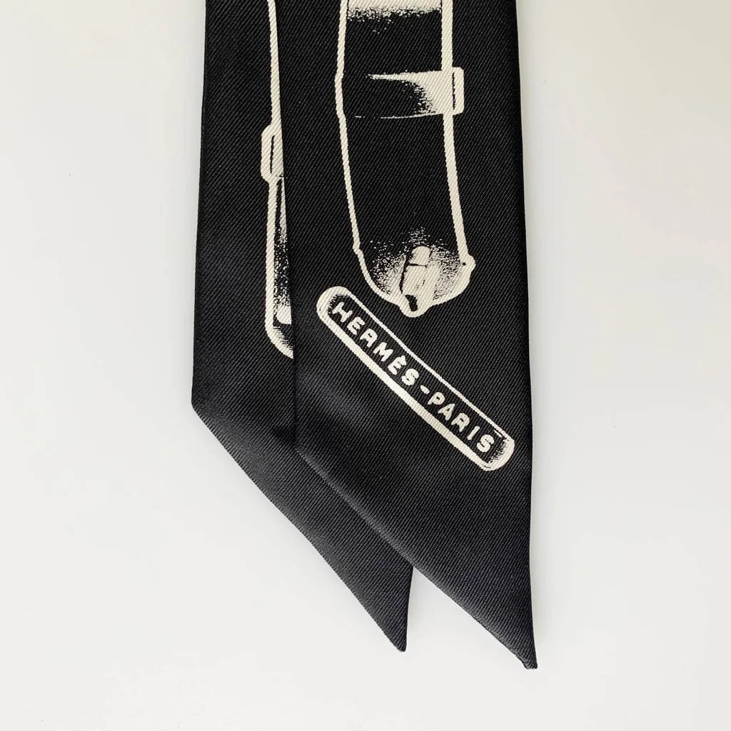 HERMÈS SILK LE TRESOR DE MEDOR TWILLY