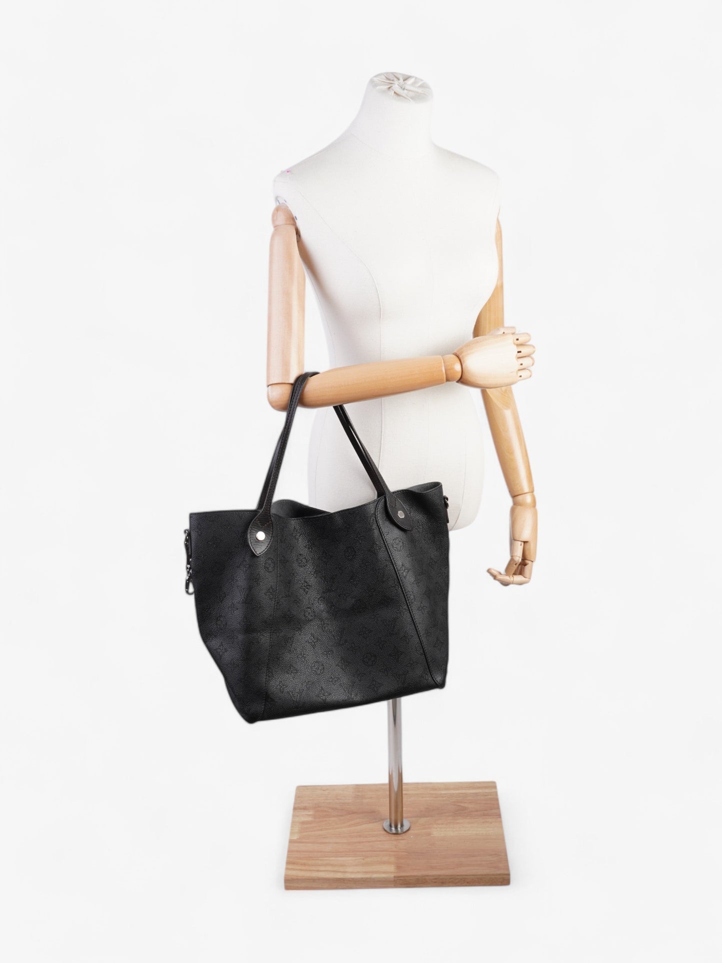 Louis Vuitton Hina Monogram Mahina / Black Calfskin Leather MM