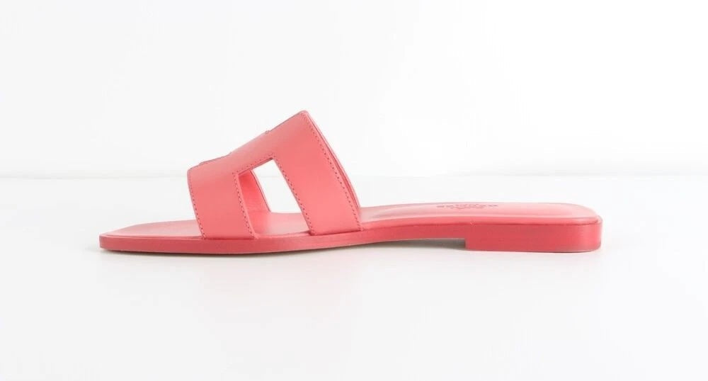 HERMÈS ORAN LEATHER SANDALS