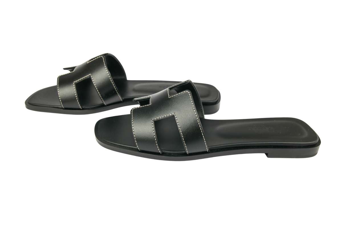 HERMÈS CALFSKIN LEATHER ORAN SANDALS MULES