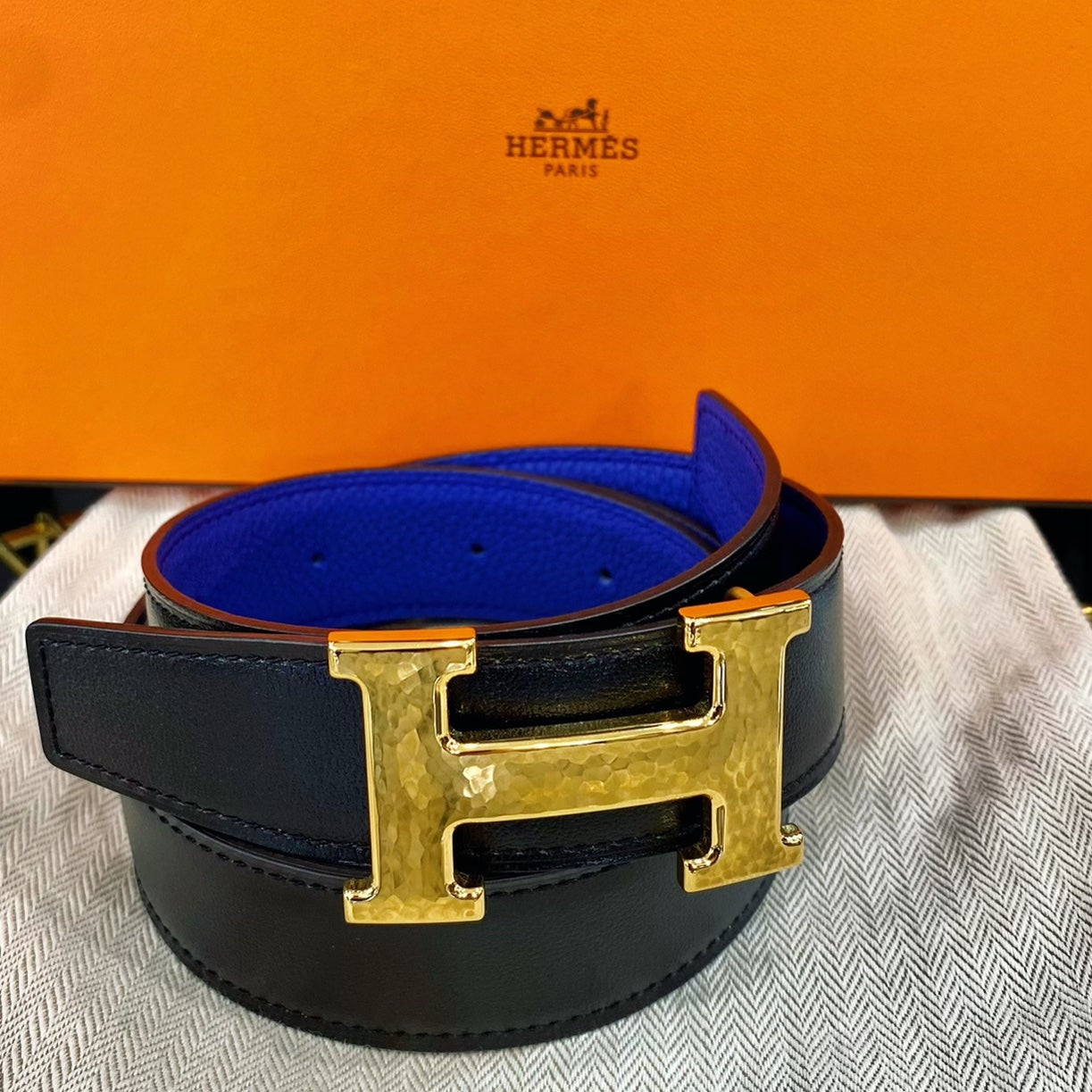 HERMÈS CONSTANCE H MARTELEE BUCKLE REVERSIBLE BELT