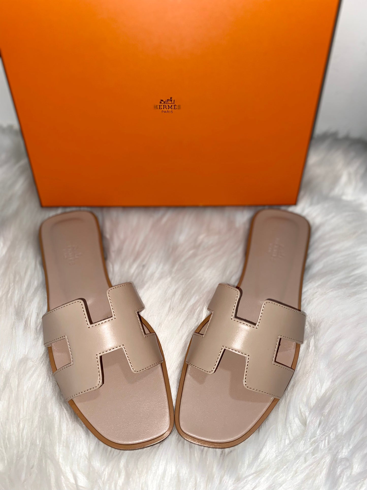 HERMÈS  LEATHER ORAN SANDALS