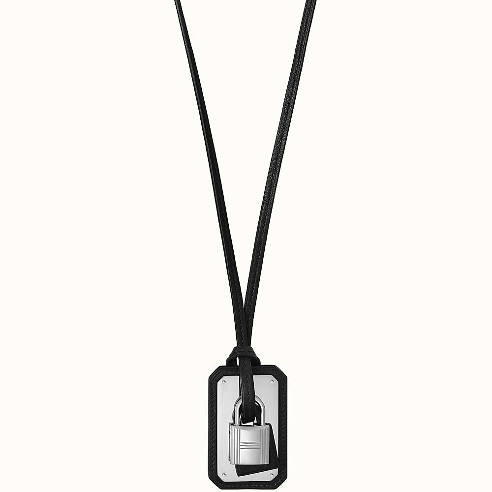 HERMÈS  O'Kelly Pendant