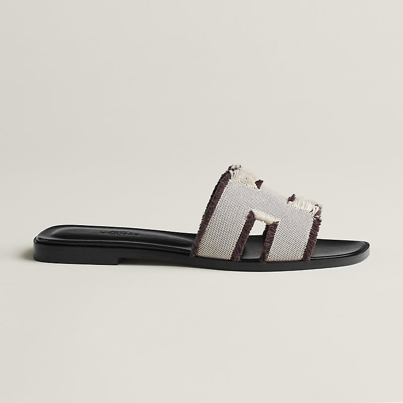 HERMÈS ORAN SANDALS IN PRUNOIR