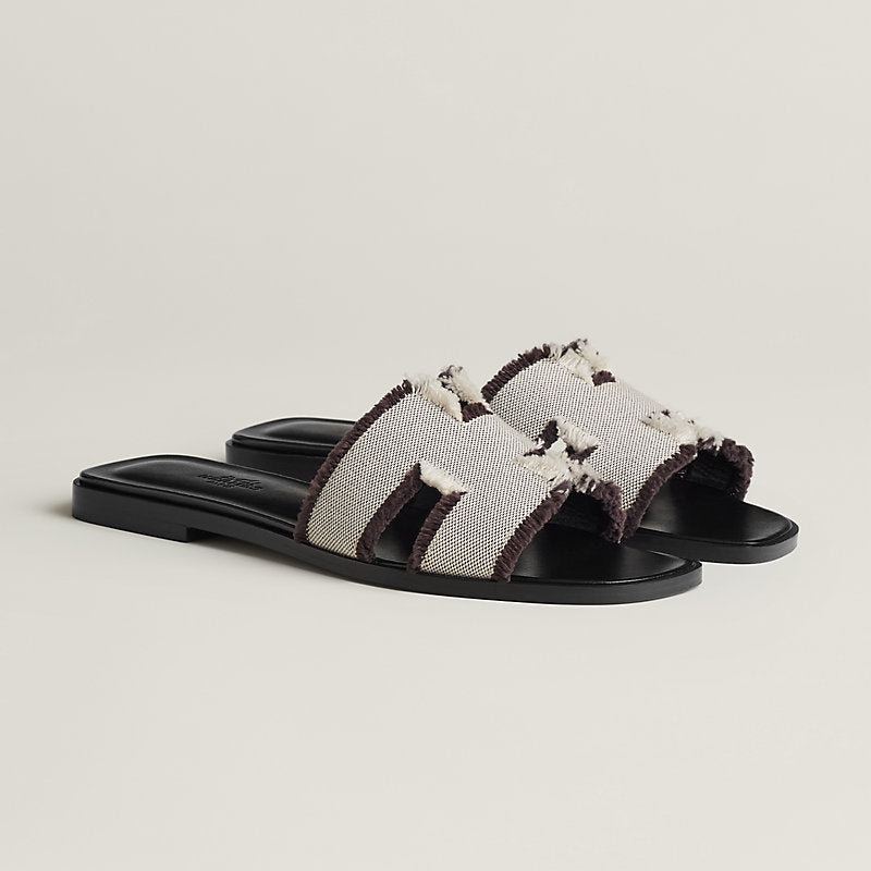HERMÈS ORAN SANDALS IN PRUNOIR