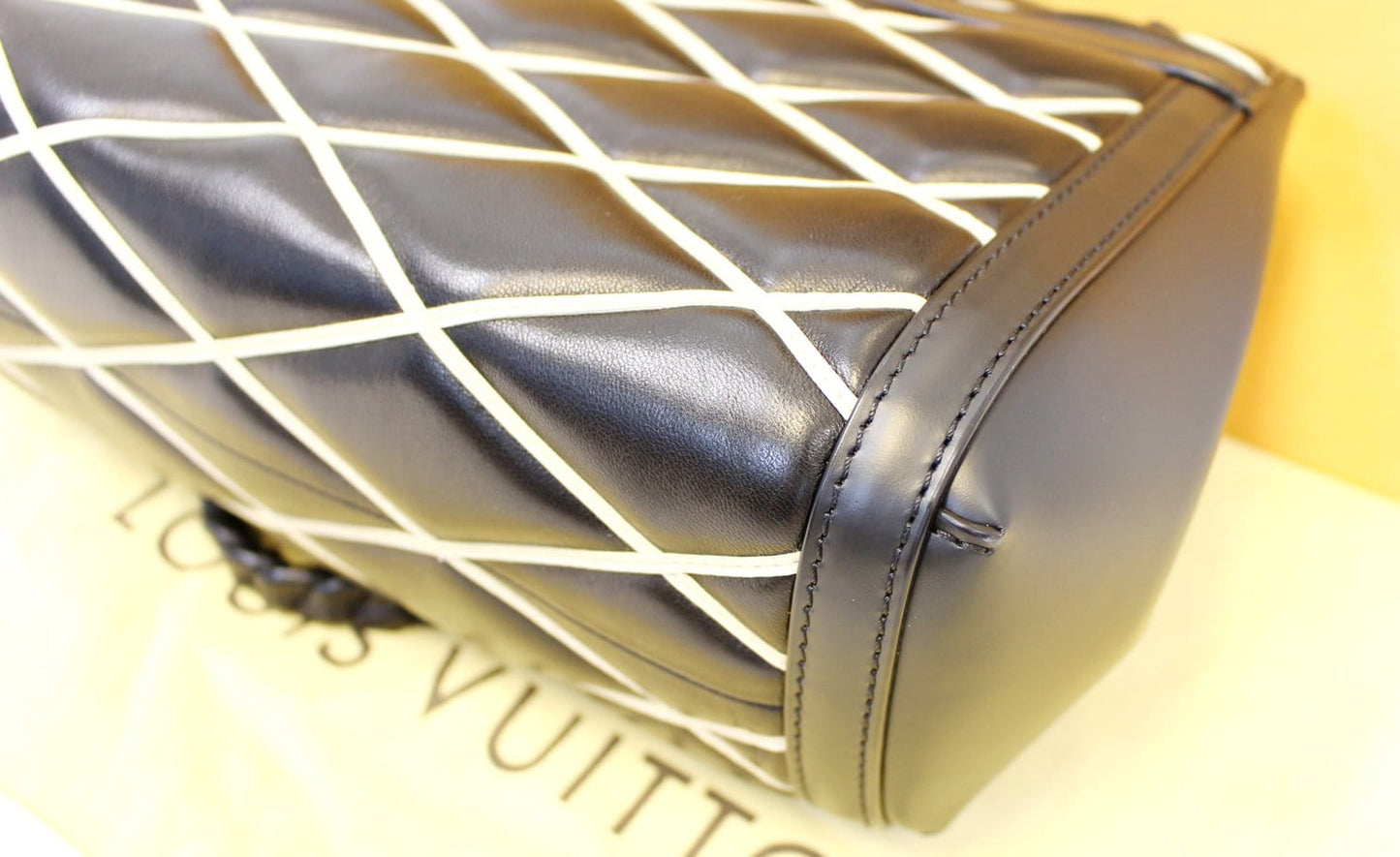 LOUIS VUITTON Lambskin Leather Malletage Pochette Flap Shoulder Bag - 20% Off
