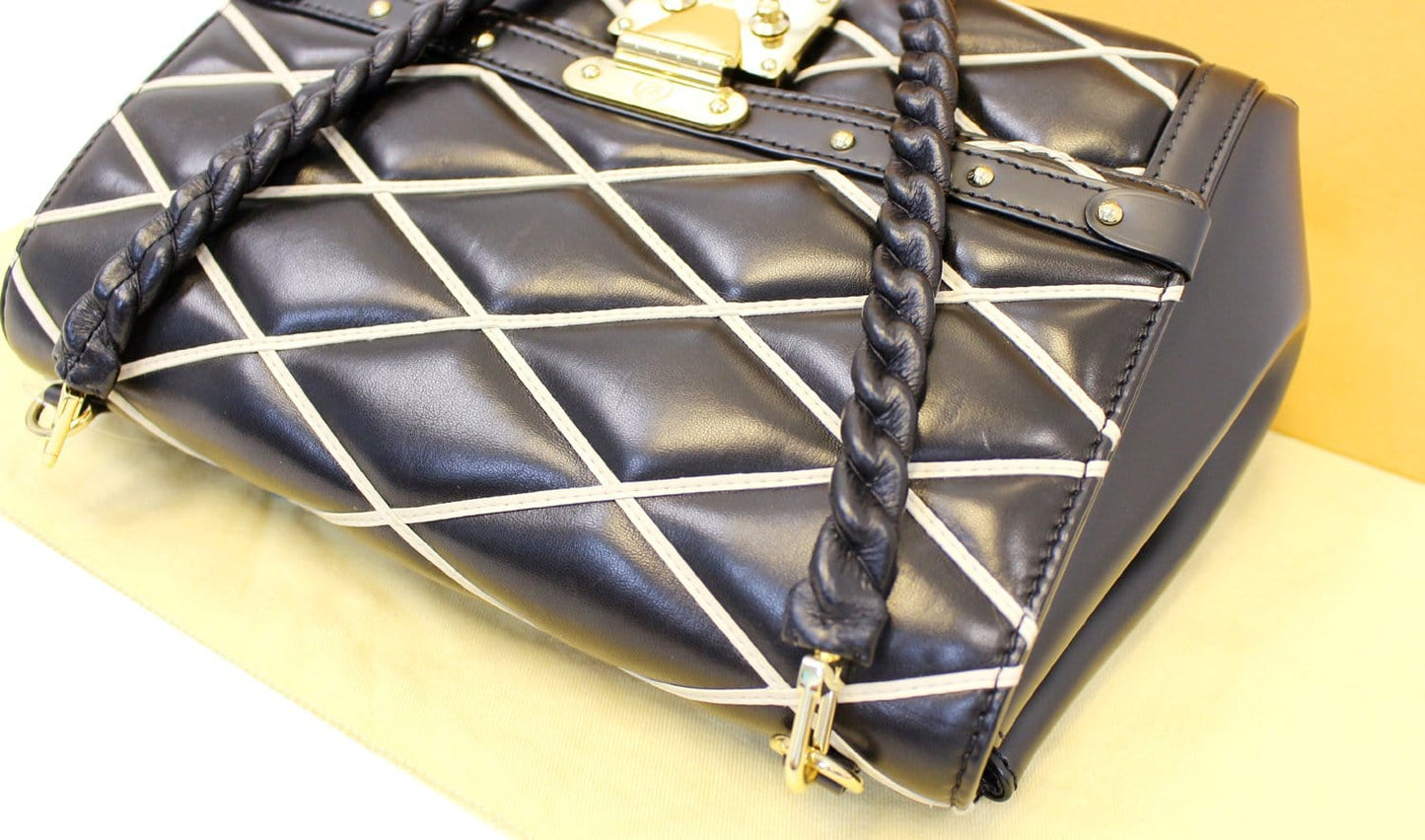 LOUIS VUITTON Lambskin Leather Malletage Pochette Flap Shoulder Bag - 20% Off