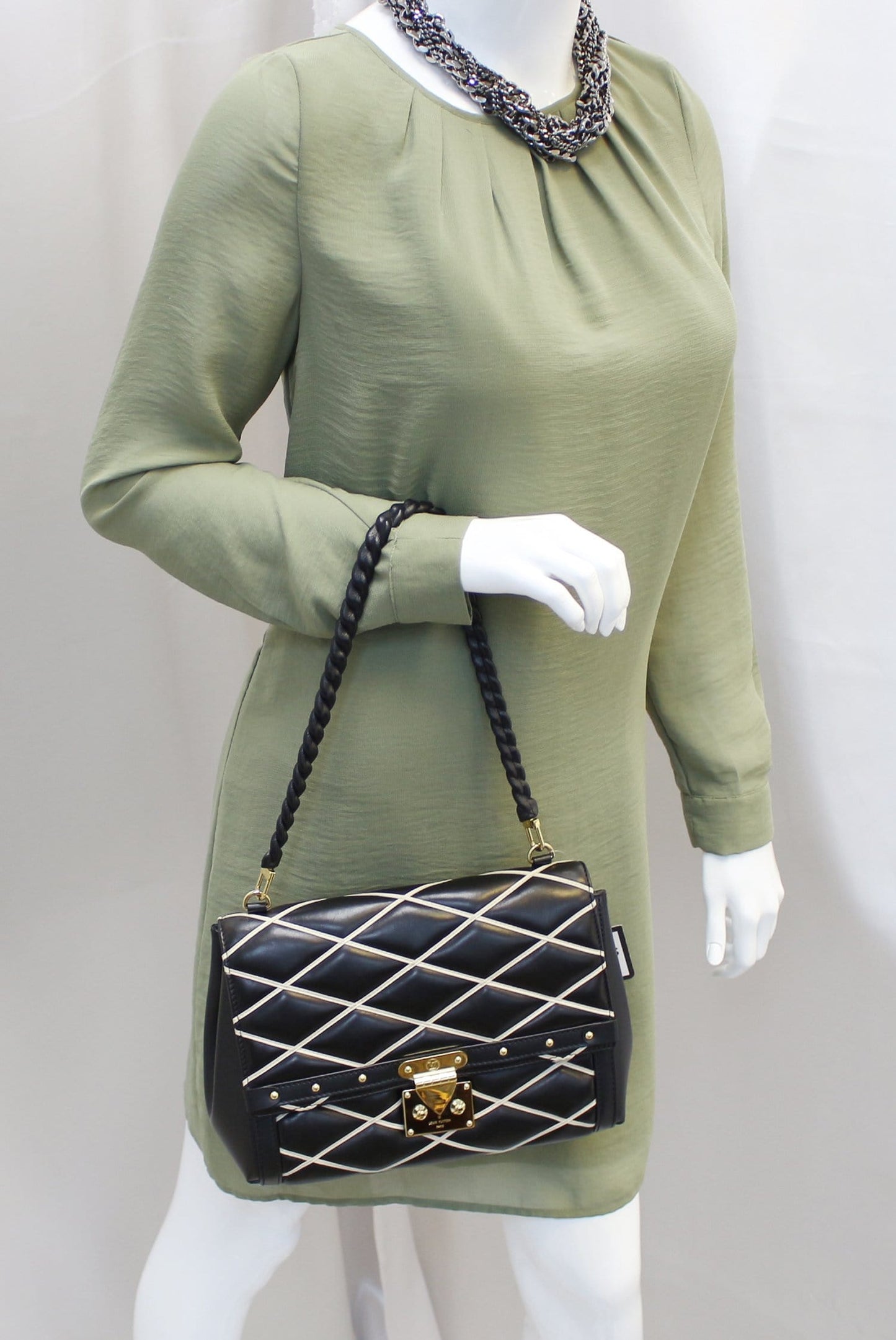LOUIS VUITTON Lambskin Leather Malletage Pochette Flap Shoulder Bag - 20% Off
