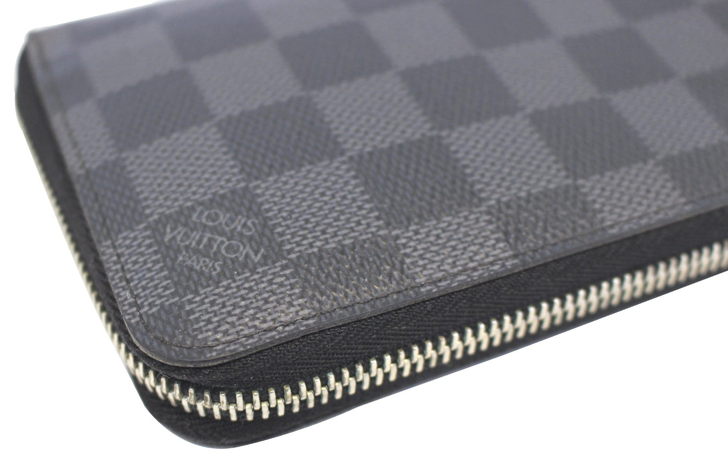LOUIS VUITTON Damier Graphite Vertical Zippy Wallet