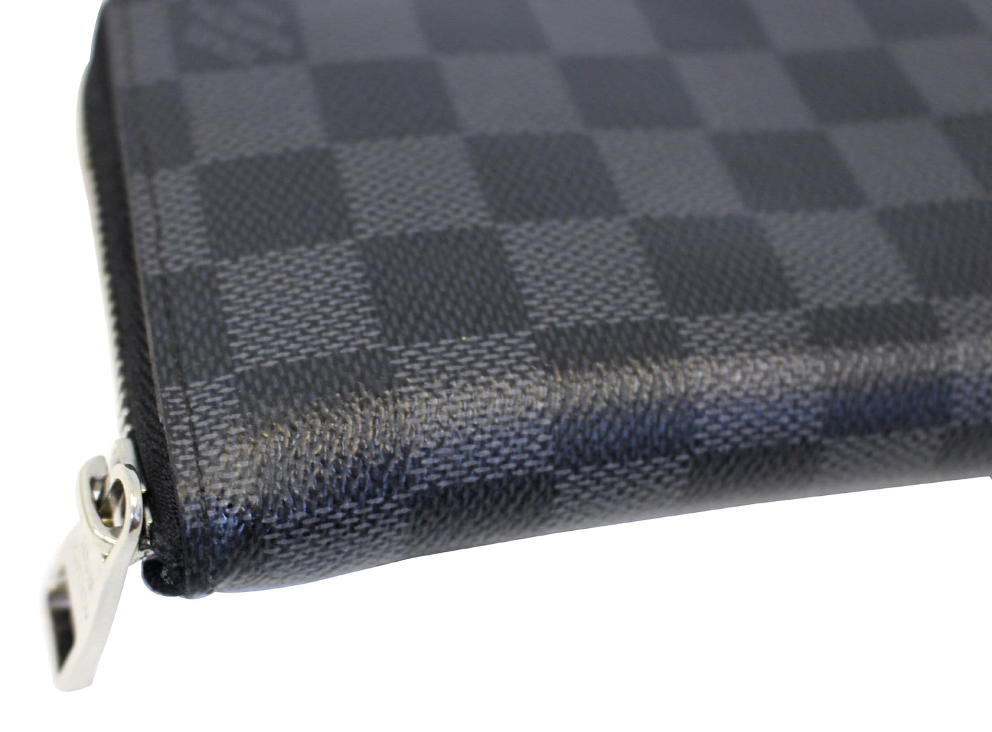 LOUIS VUITTON Damier Graphite Vertical Zippy Wallet