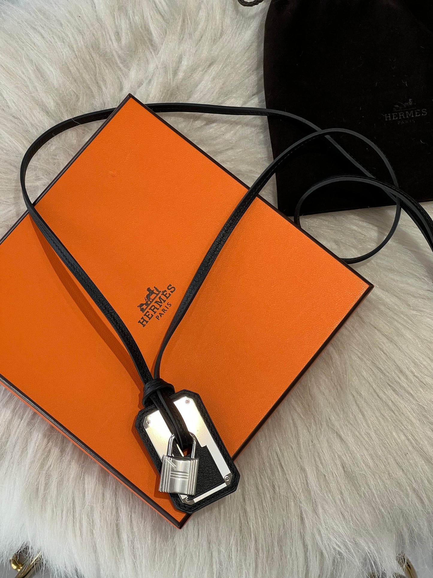HERMÈS  O'Kelly Pendant