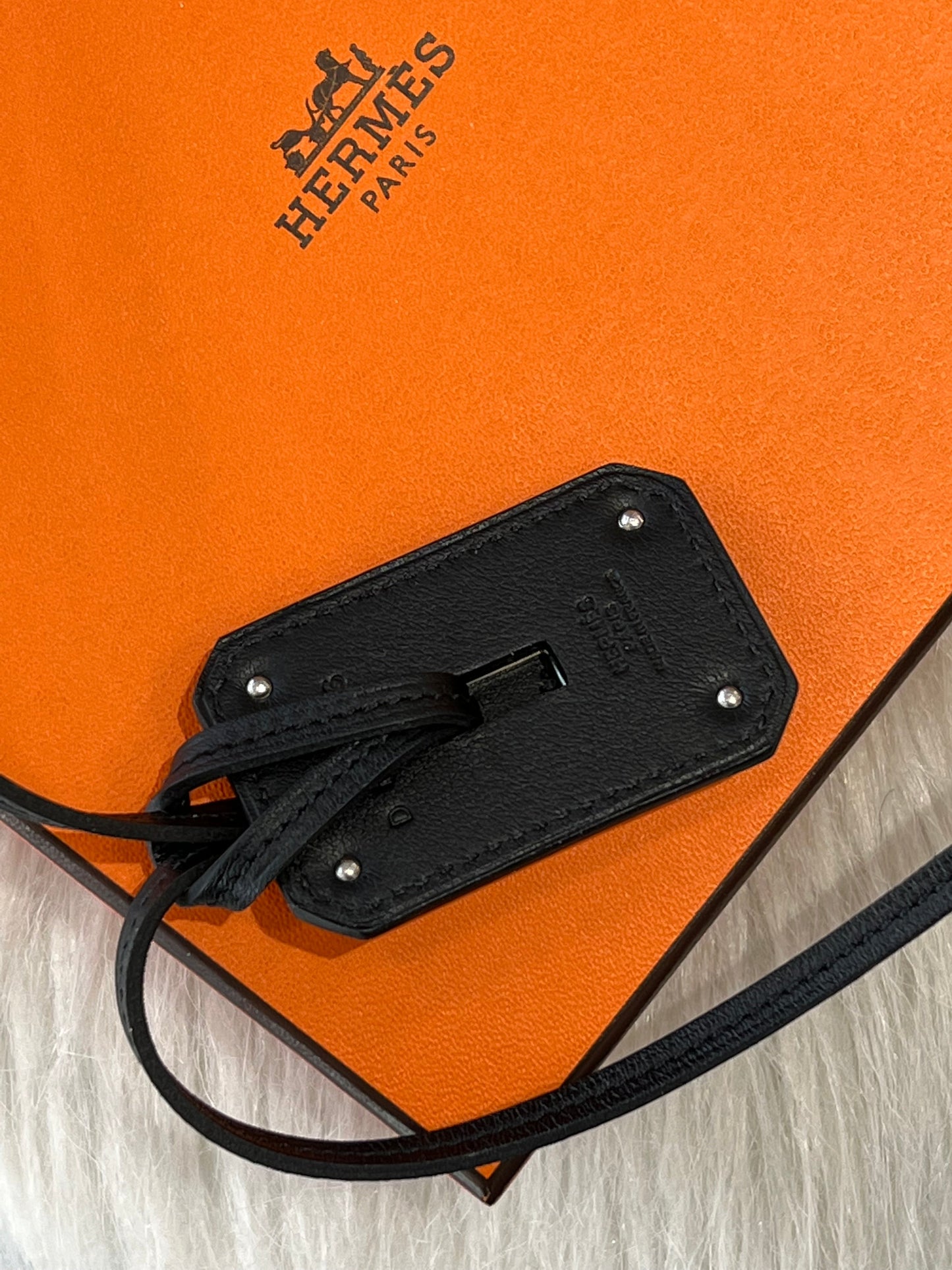HERMÈS  O'Kelly Pendant