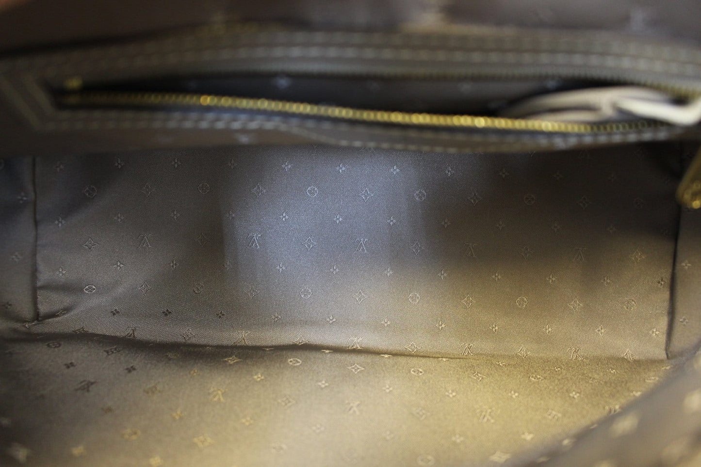 LOUIS VUITTON Verone Suhali Leather Le Confident Shoulder Bag - Sale