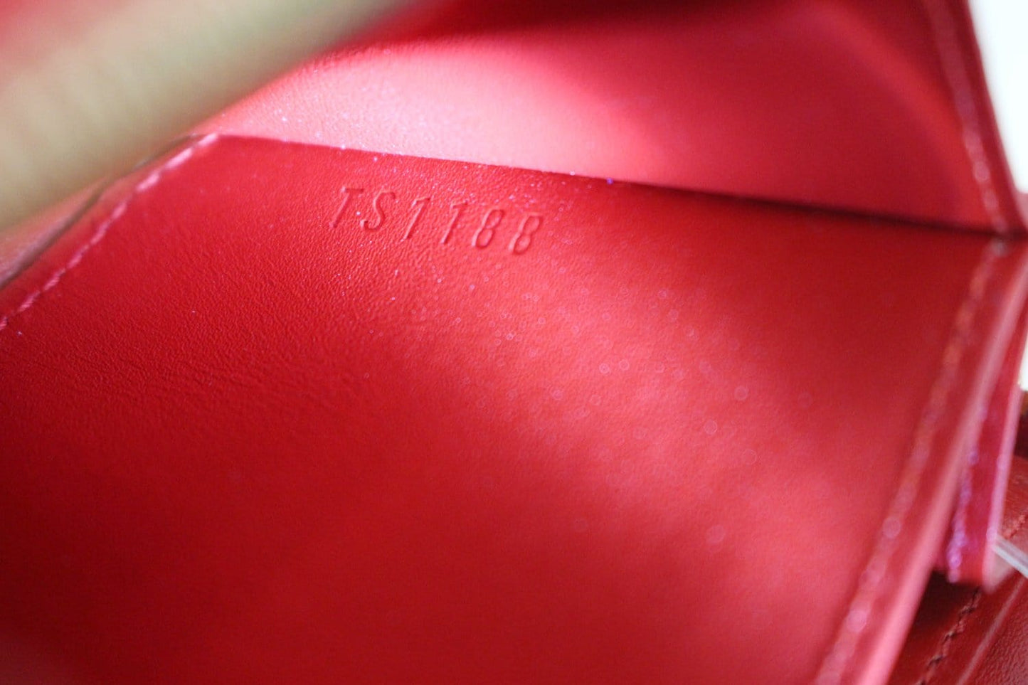 LOUIS VUITTON Vernis Leather Zippy Coin Purse Cerise Cherry