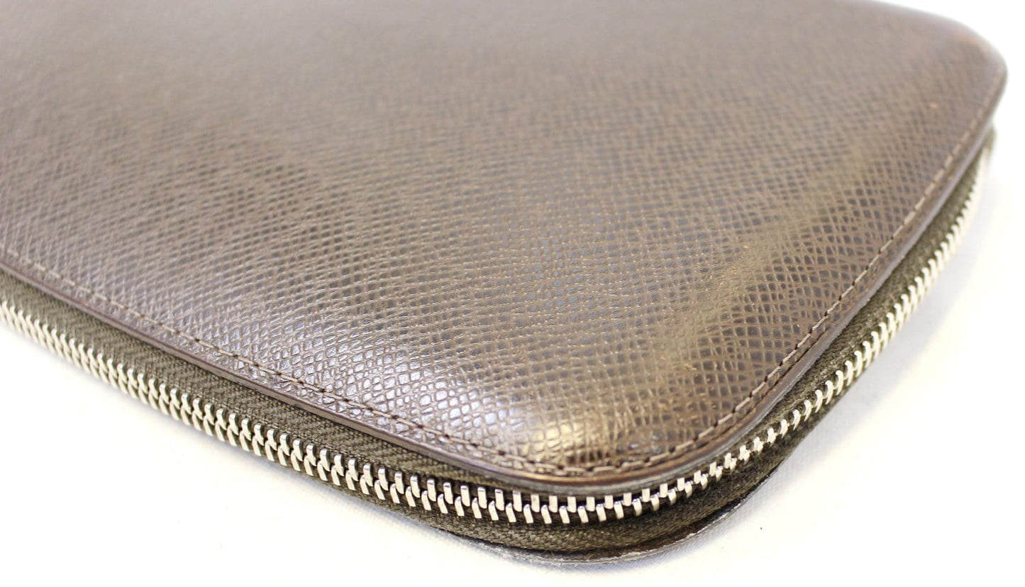 LOUIS VUITTON Atoll Organizer Taiga Wallet - Last Call