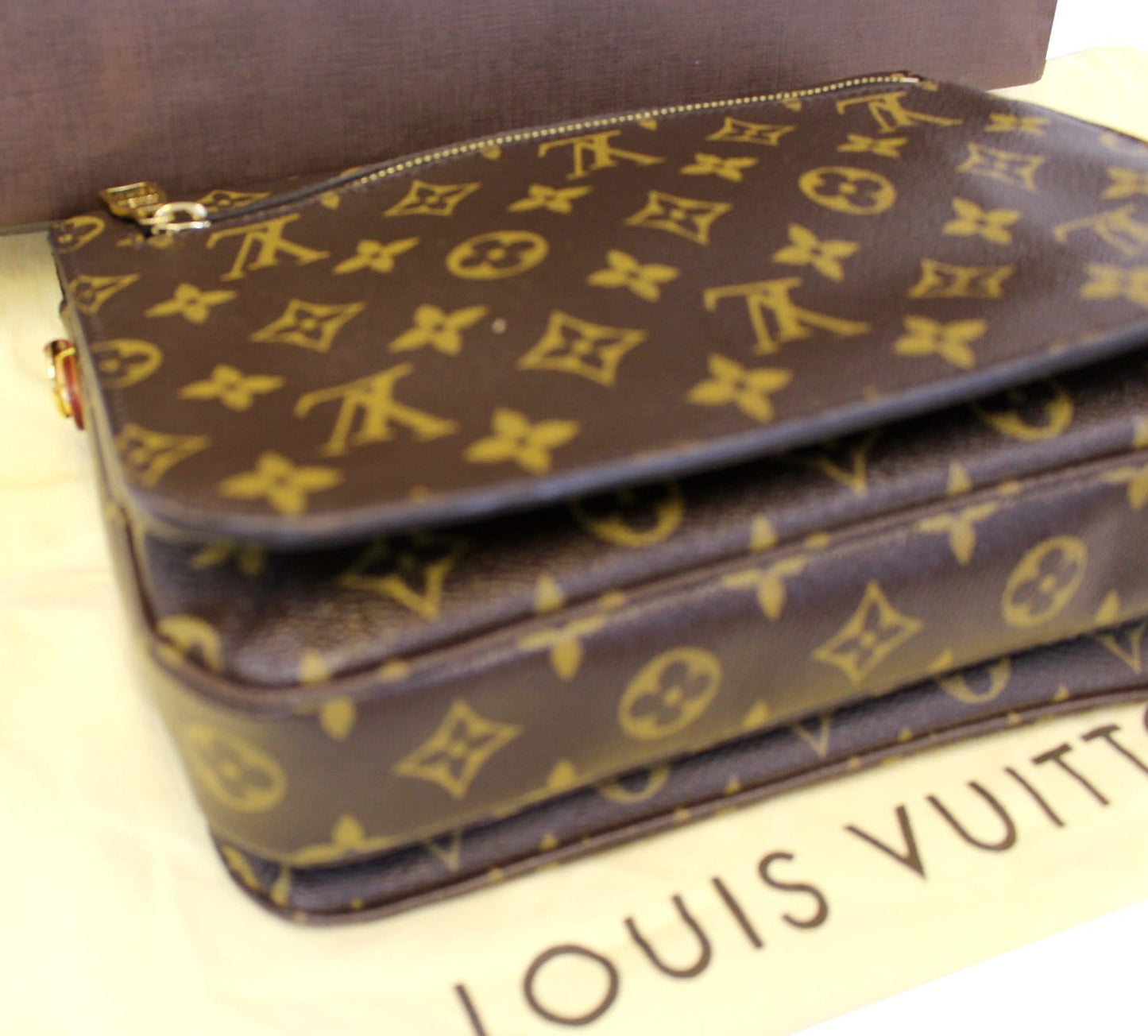 LOUIS VUITTON Monogram Canvas Metis Pochette Crossbody Bag