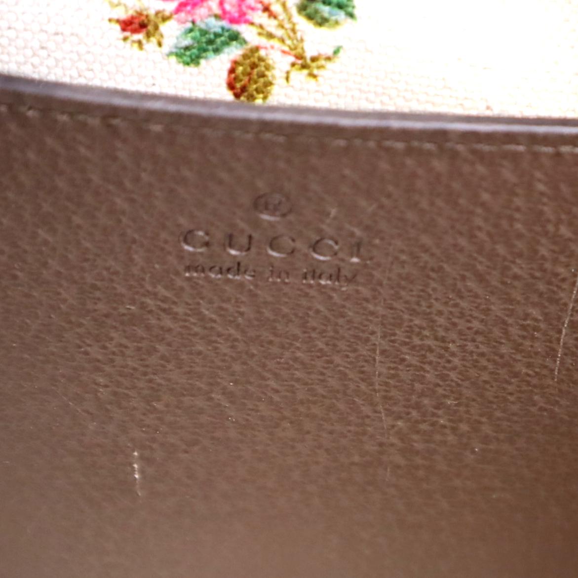 GUCCI Neo Vintage GG Supreme Canvas Messenger Bag Beige 476466