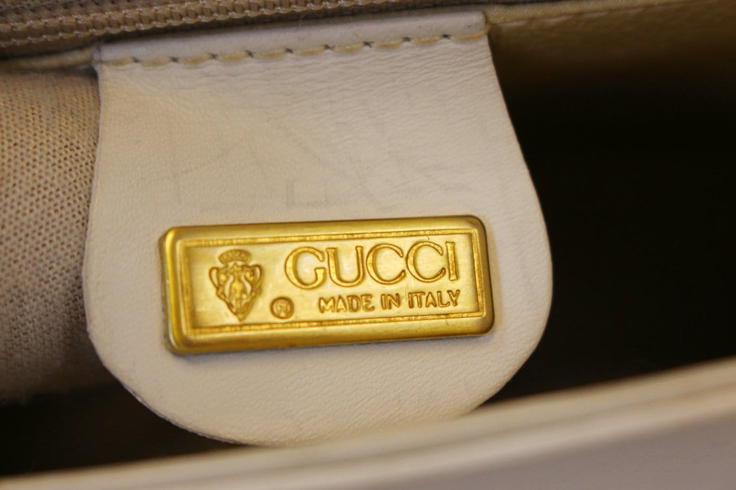 GUCCI Supreme White Flap Crossbody Bag Vintage