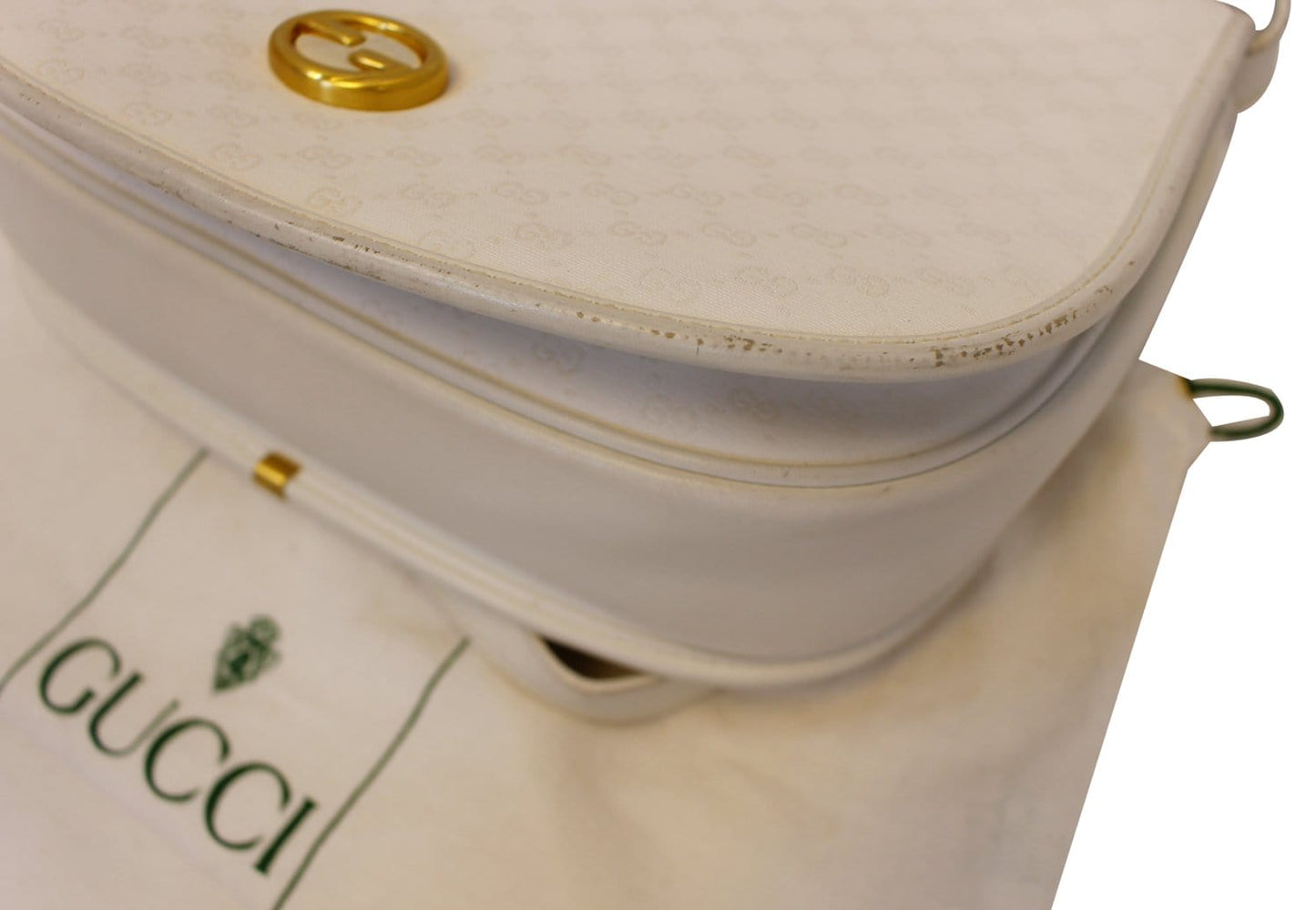 GUCCI Supreme White Flap Crossbody Bag Vintage