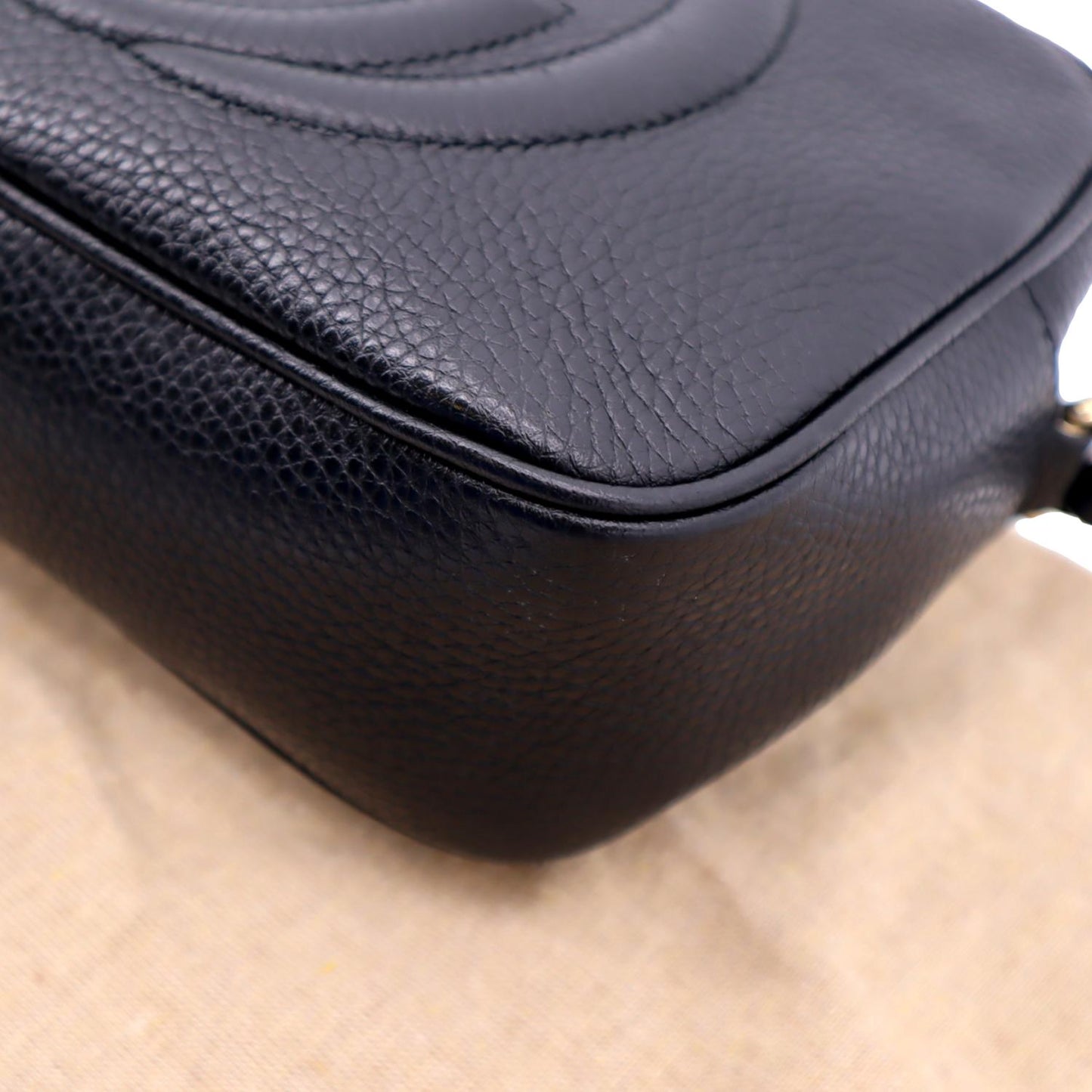 GUCCI Soho Disco Pebbled Leather Crossbody Bag Black 308364