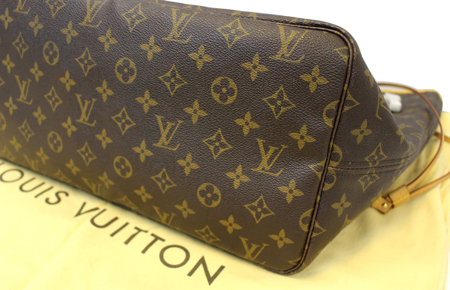 LOUIS VUITTON Monogram Canvas Neverfull GM Shoulder Bag