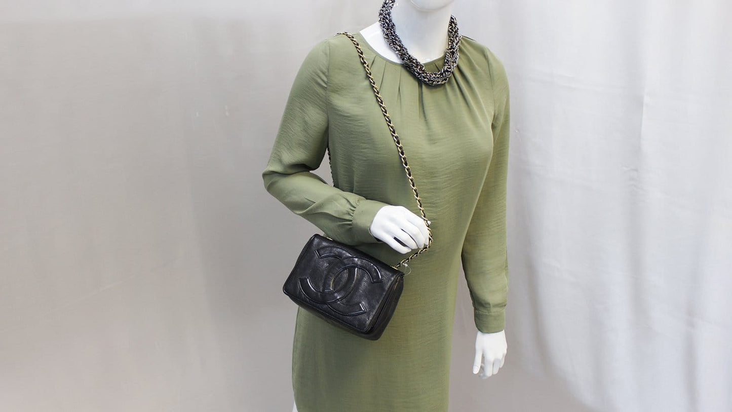 CHANEL Lamb Skin Black CC Logo Chain Shoulder Crossbody Bag