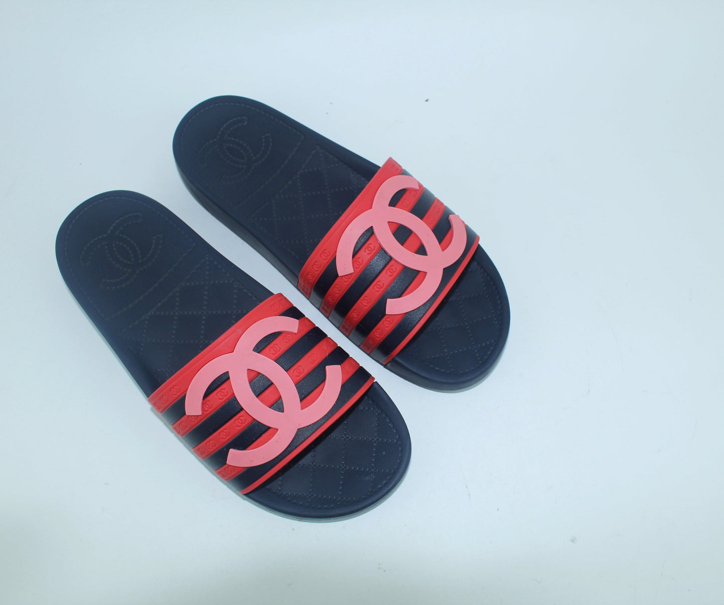 CHANEL RUBBER CC FLAT SLIDE SANDALS