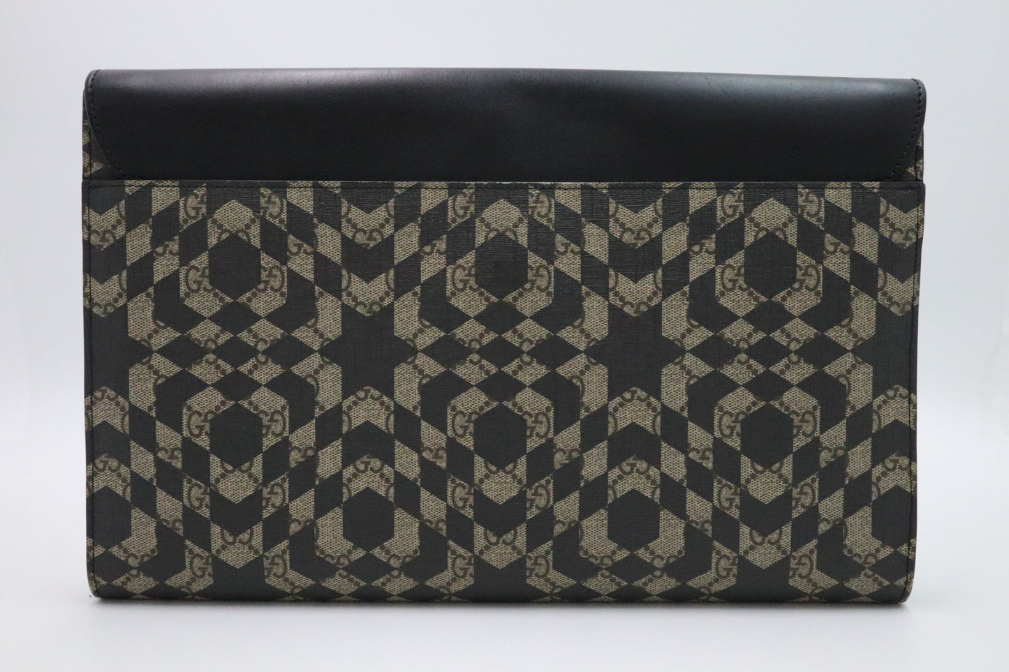 Gucci Clutch in Kaleidoscope GG Supreme Canvas