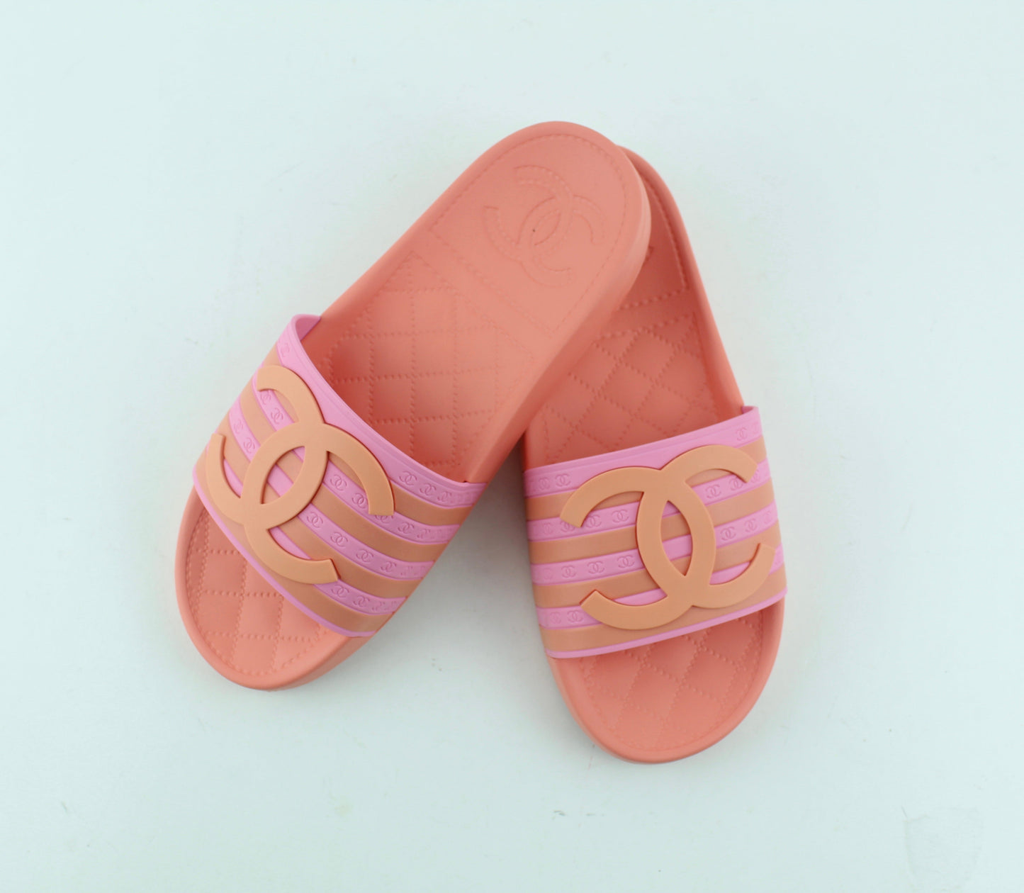 CHANEL RUBBER CC FLAT SLIDE SANDALS