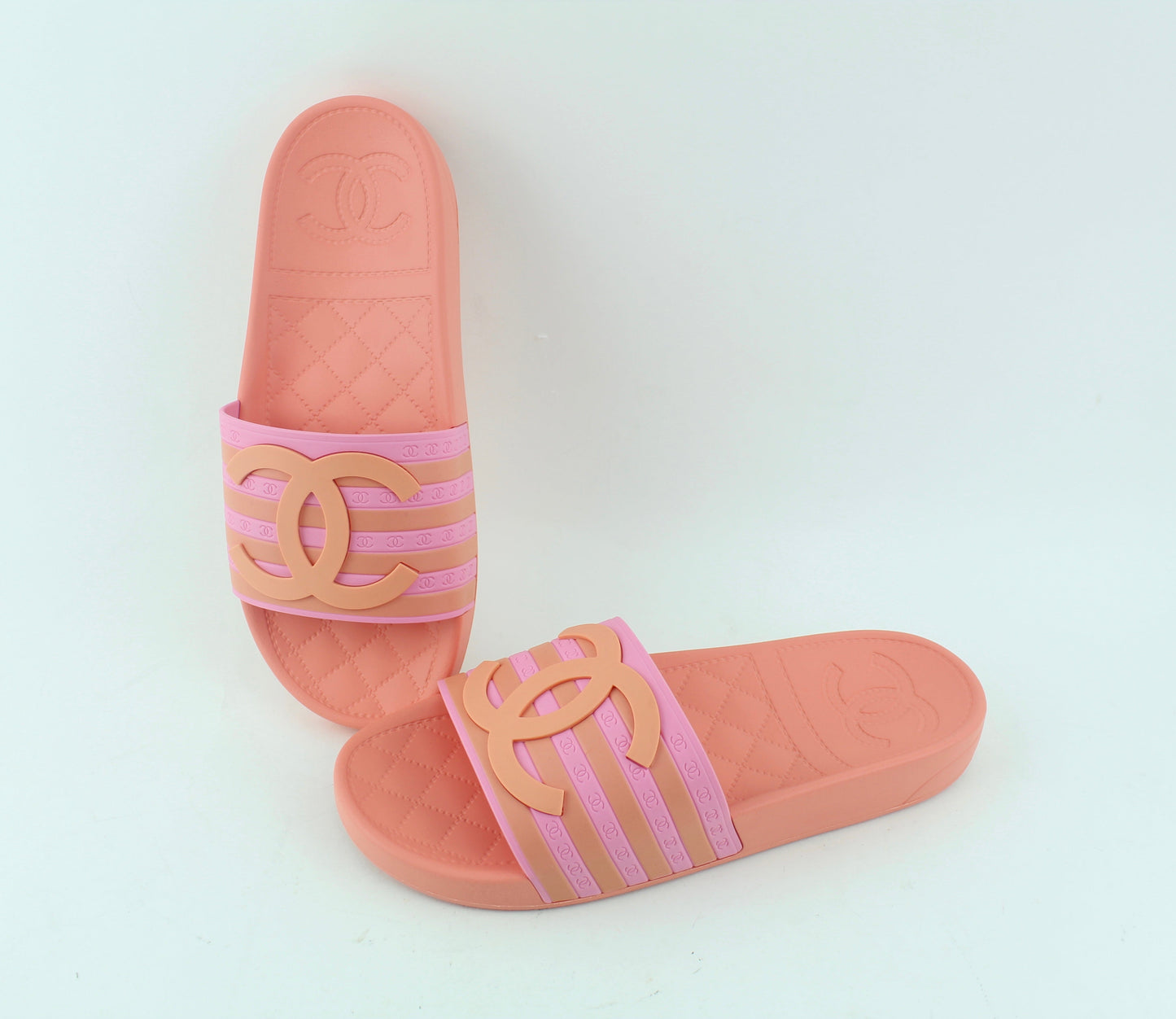 CHANEL RUBBER CC FLAT SLIDE SANDALS