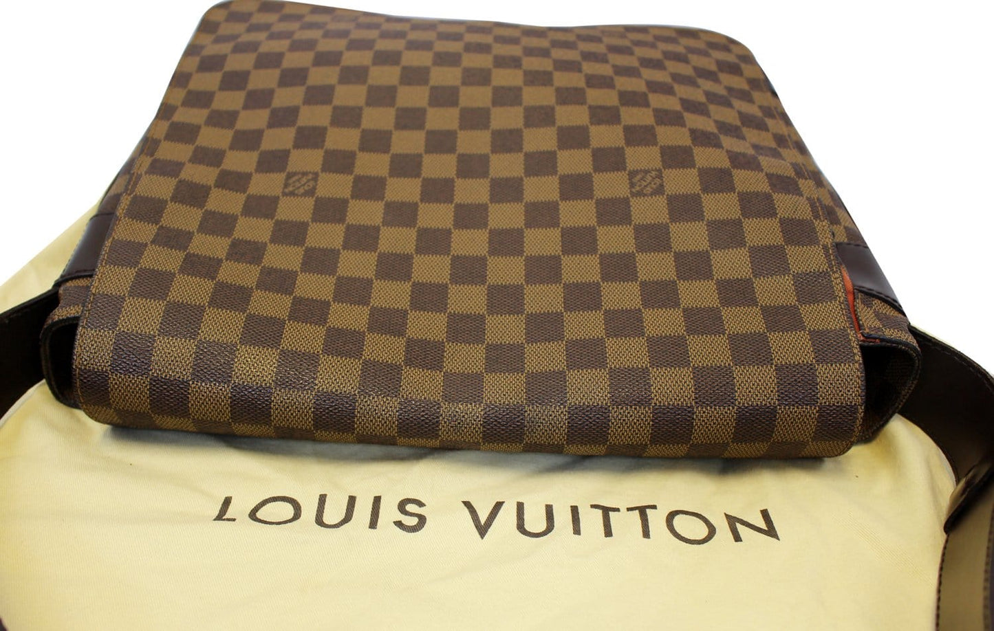 LOUIS VUITTON Damier Ebene Bastille Messenger Bag