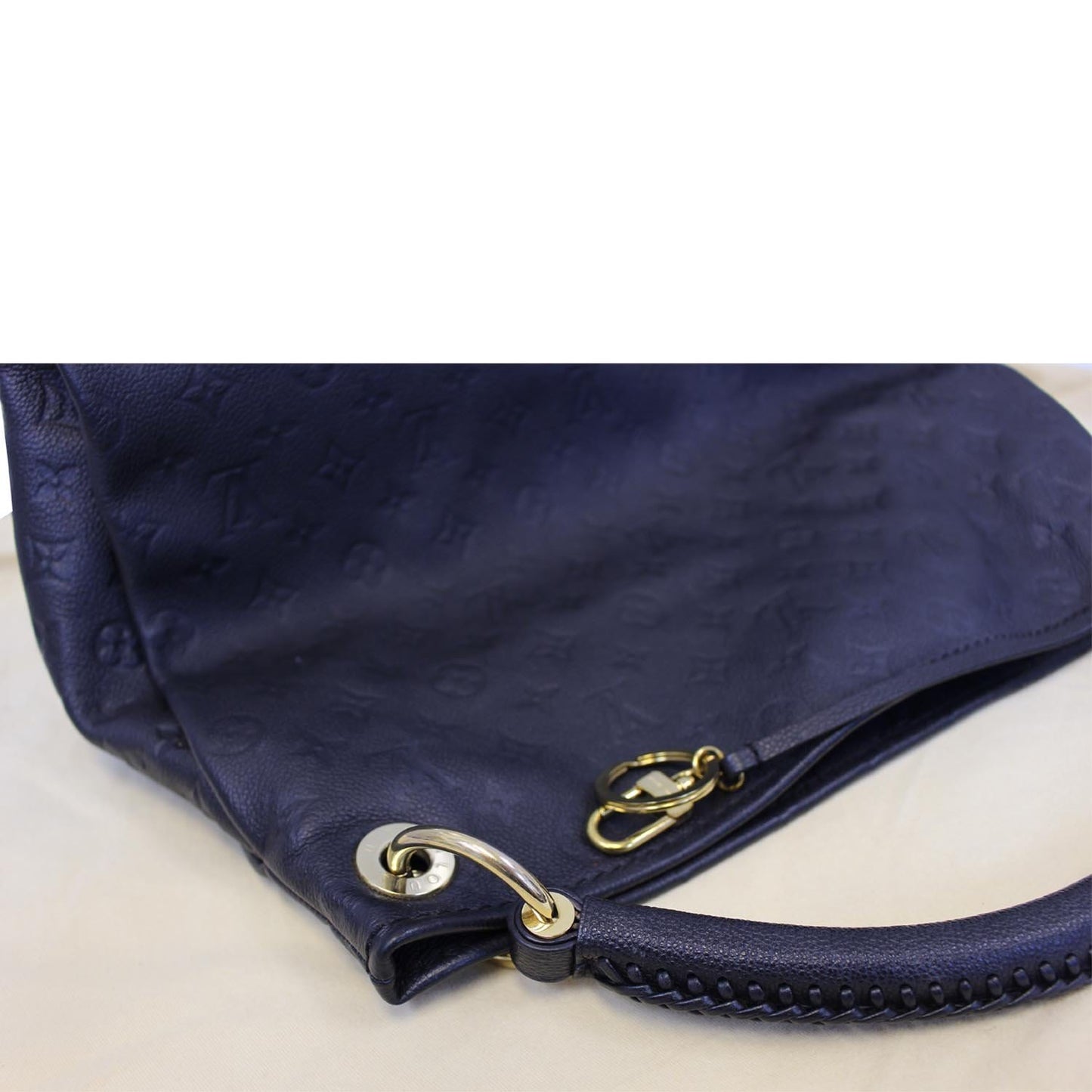 Louis Vuitton Artsy MM Empreinte Monogram Shoulder Bag Noir Black